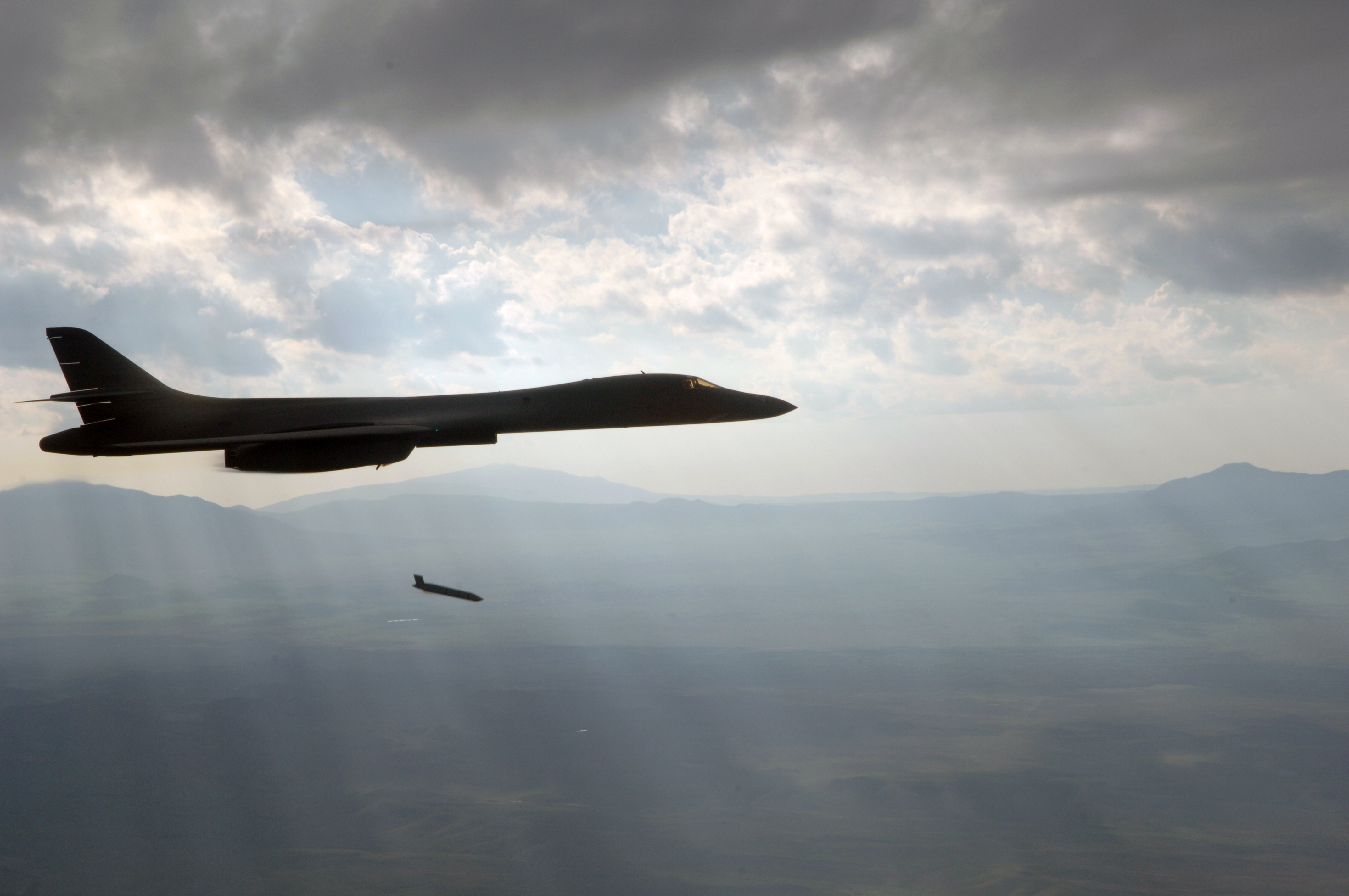 ����܊B-1B�Zը�C(j��)���߂䌍(sh��)��(zh��n)ʹ���p���[������Ѳ����(d��o)��������